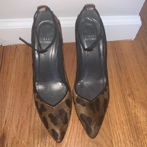 Stuart Weitzman Shoes - Fur Stuart Weitzman Leopard Print with Ankle Pump Stuart Weitzman Shoes - Fur Stuart Weitzman Leopard Print with Ankle Pump
